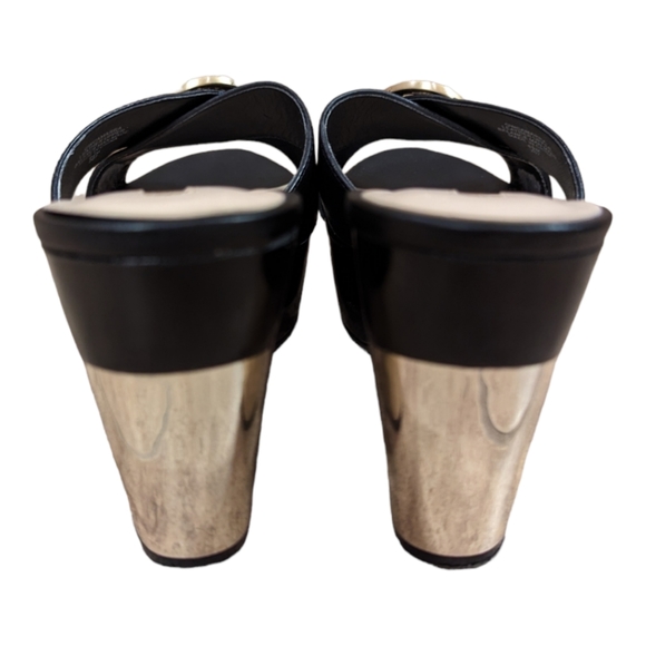 Guess women's chunky platform heel sandals with gold-tone accents, size 6.5 - Picture 4 of 14